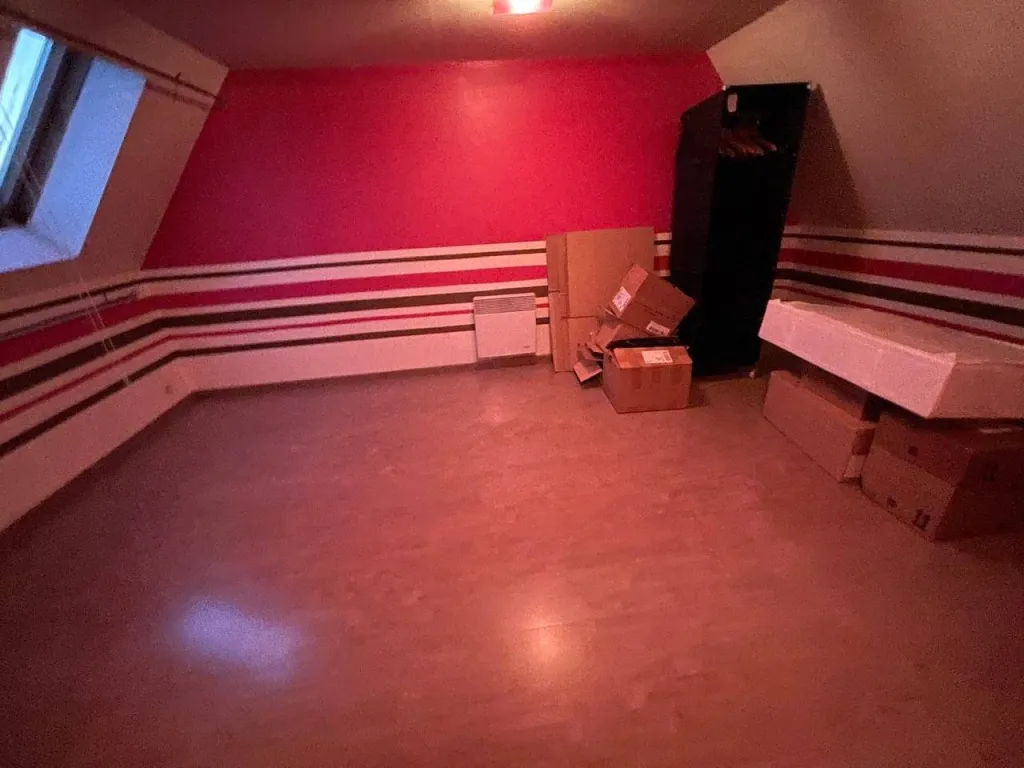 atelier( possible faire chambre et sdd en rc)