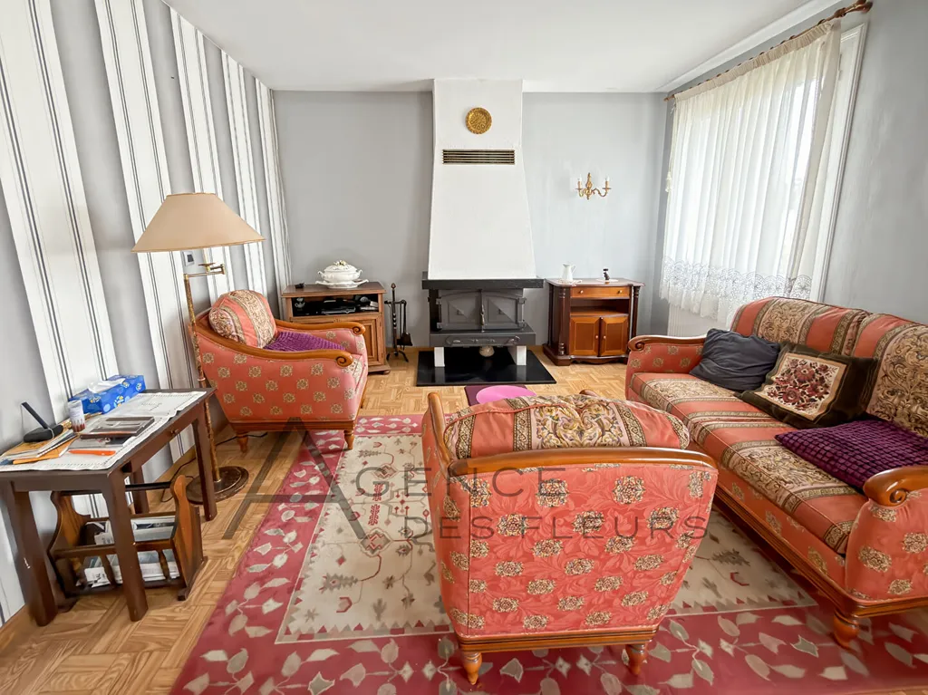 À vendre maison d'environ 70 m² sur un terrain de 645 m² située à OISSEL 76350