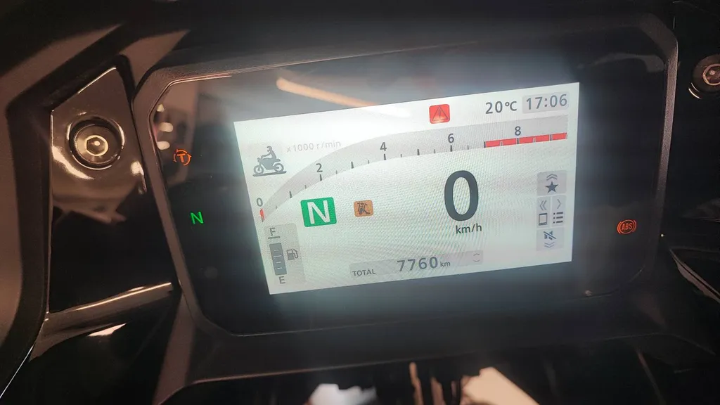 HONDA FORZA 750 DU 01/2025 AVEC 7800 KM