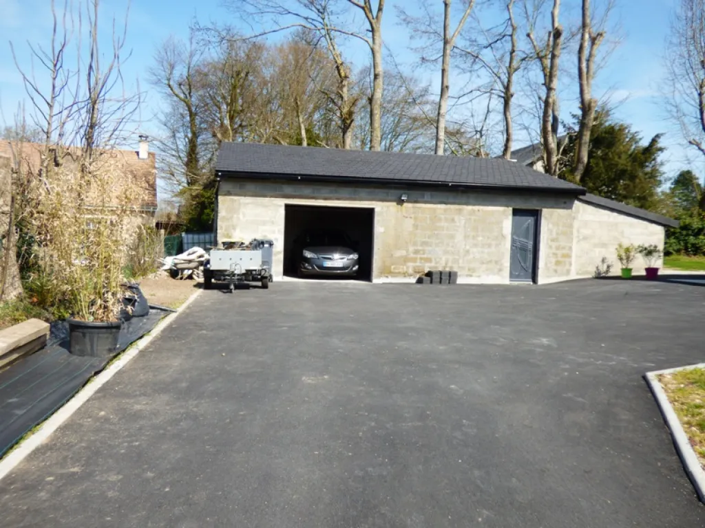 Cherche à acheter pavillon de plain pied proche des écoles sur Saint Didier des Bois 27370