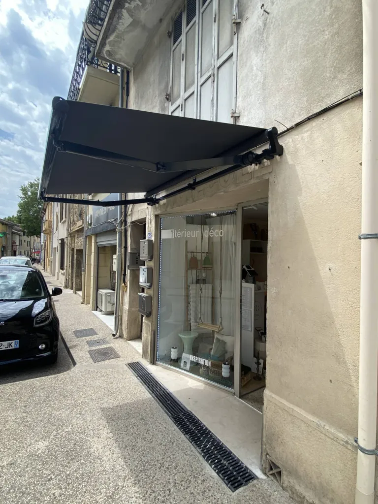 pose de store banne sur mesure saint cannat