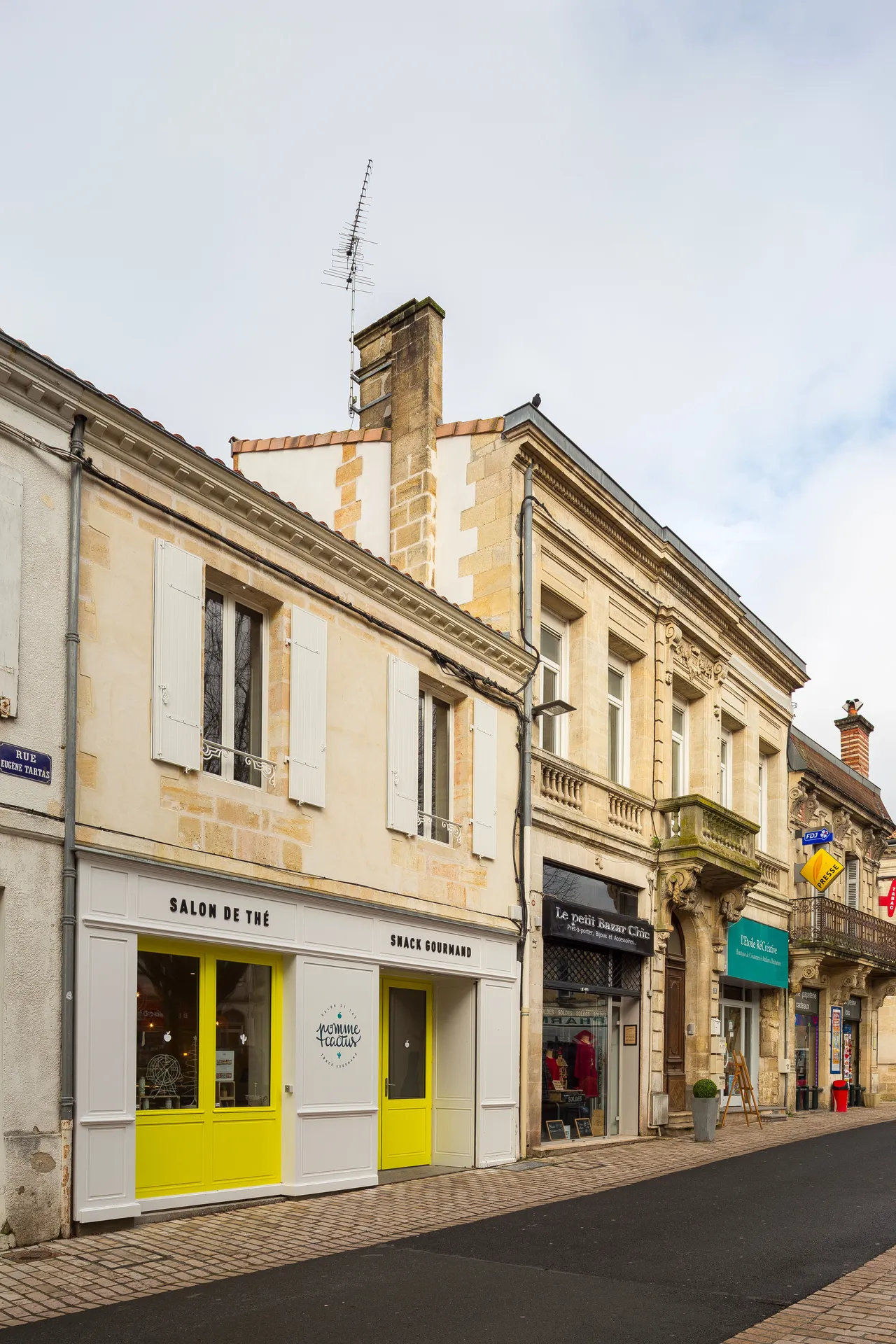 Aménagement intérieur & identité visuelle d'un salon de thé à Blanquefort proche Taillan-Médoc
