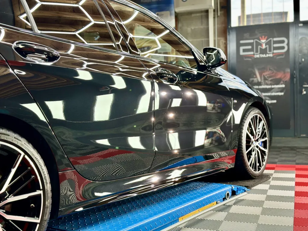 centre de DETAILING traitement céramique contre les micros rayures BMW 135 vaugneray 