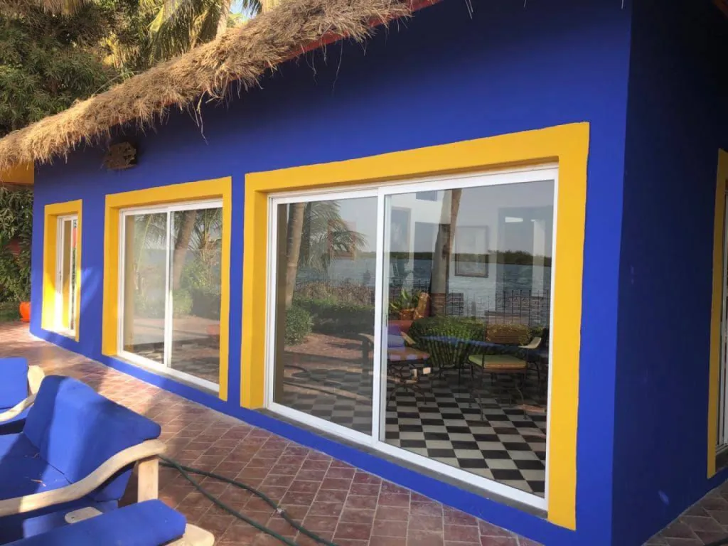 Façade en peinture fine ref : bleu majorelle TERRE DU MONDE