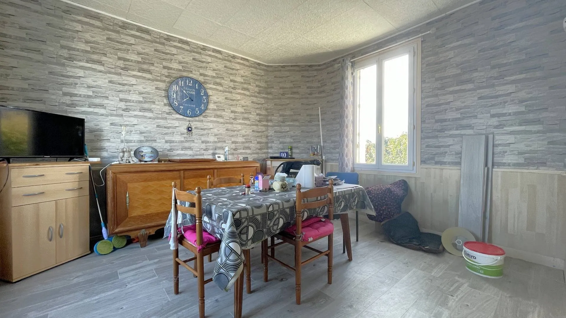 Maison à rénover proche du centre de Dieppe : Idéale pour un investissement locatif ou une première acquisition, avec possibilité d’optimiser les espaces.