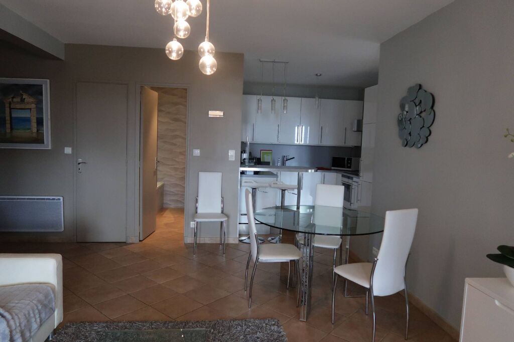 Appartement T4 Cassis dans le centre avec terrasse vue Cap Canaille et garage 