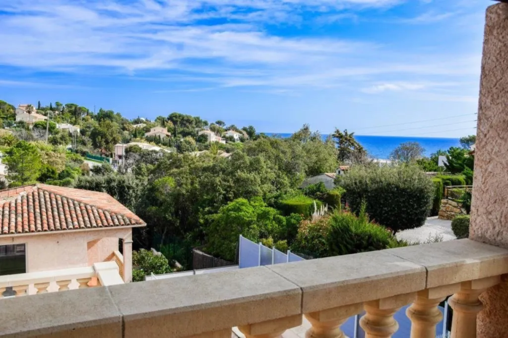 Maison 6 pièce(s) 5 chambre(s) 212 m² Les Issambres (83380)