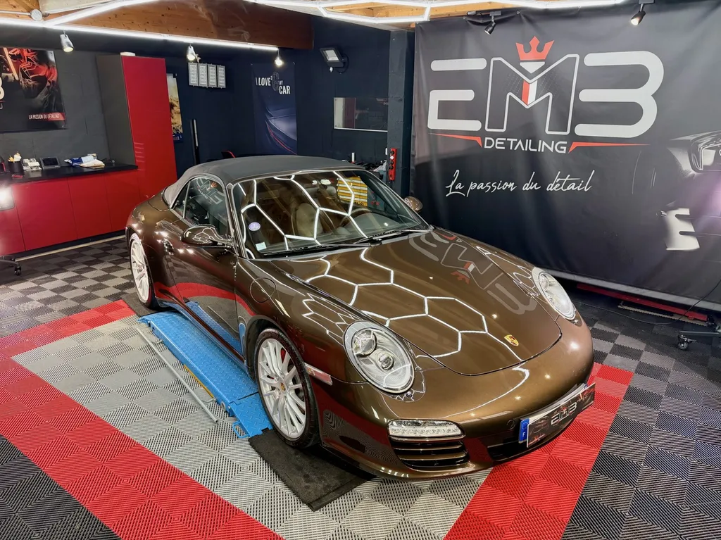 Traitement céramique Porsche 997 Cabriolet à Vaugneray – Detailing haut de gamme pour passionnés Porsche près de Lyon