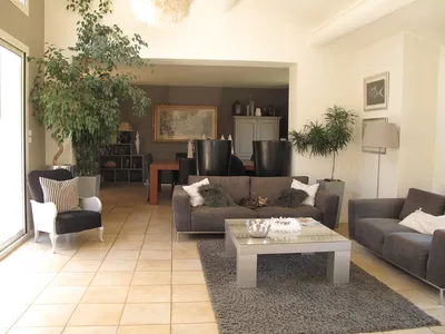 Maison à acheter à Cassis avec dépendance