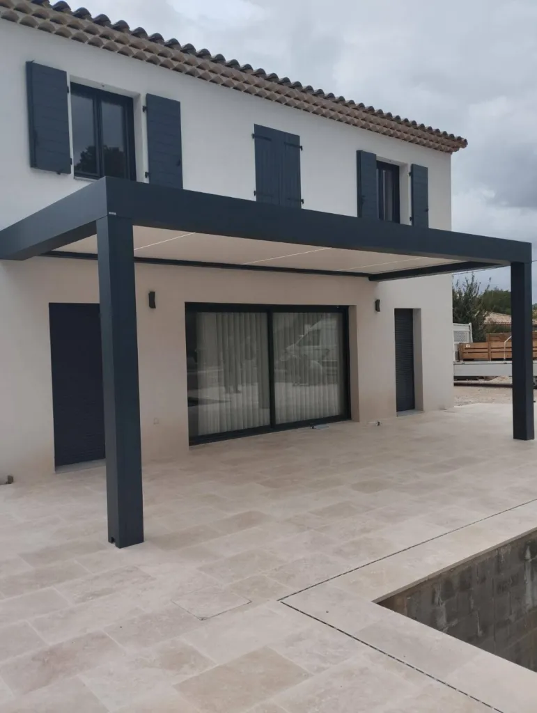 Installation de pergola 2 pieds proche d'Aix-en-provence