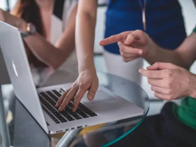 Formation avec logiciels et outils de courtage pour faciliter mon développement