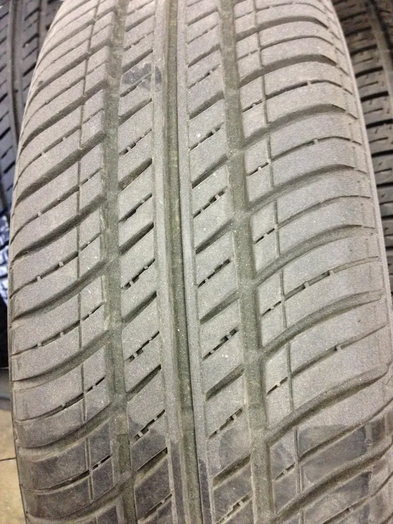 vente de pneus pas cher occasion en135/70 13 68T