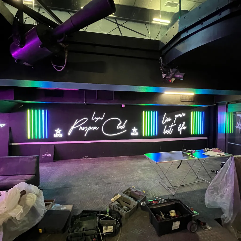Installation éclairage club le Legend Prosper Club à Carqueiranne Var 83