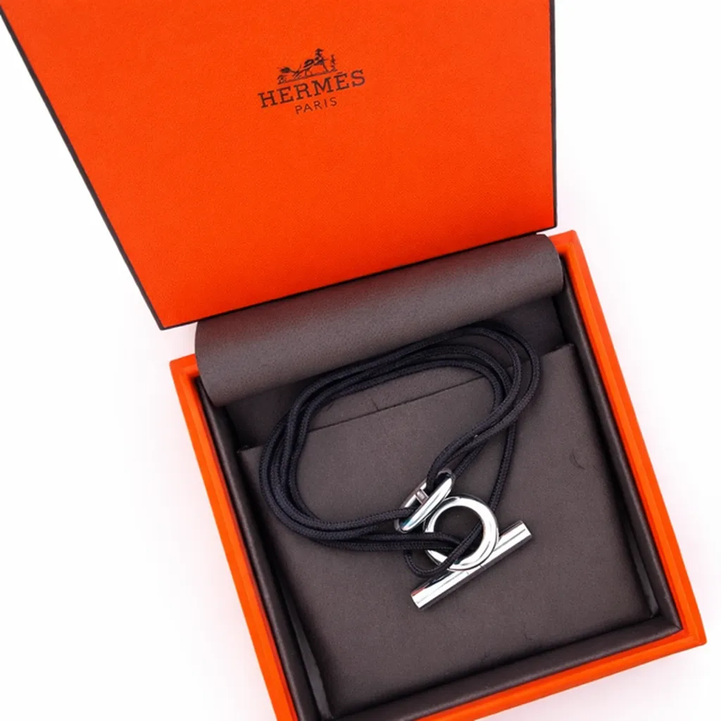 Collier Hermès Skipper argent cordon noir dépôt vente La Teste-de-Buch Bassin d’Arcachon Or Ligne