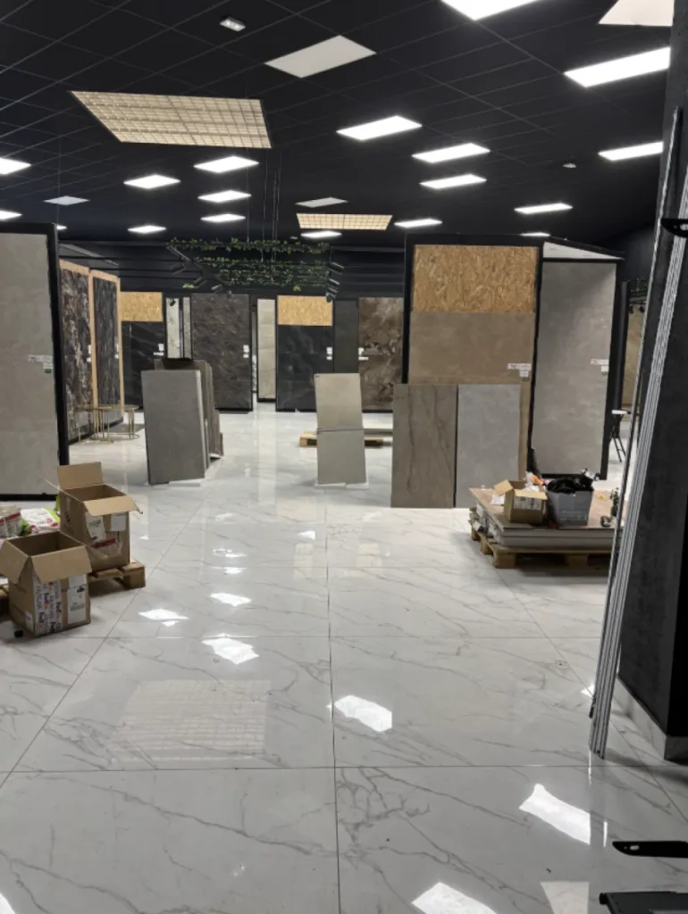 LE HAVRE - LOCAL COMMERCIAL DE 621 m² AVEC SHOWROOM AVEC SHOWROOM ET ATELIER