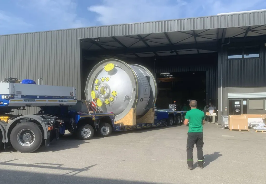 Gestion des gros volumes chez le Groupe DBP à Saint Priest (69) spécialisé dans le traitement des aciers inoxydables