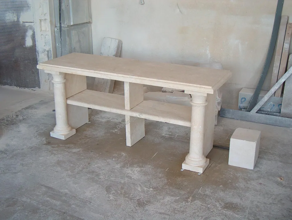 Petit meuble en pierre d'Estaillades