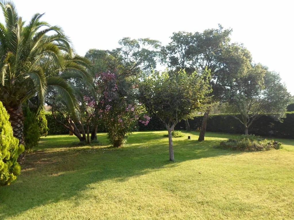 Vendu ! Terrain de 915 m² à GIENS (FT123)