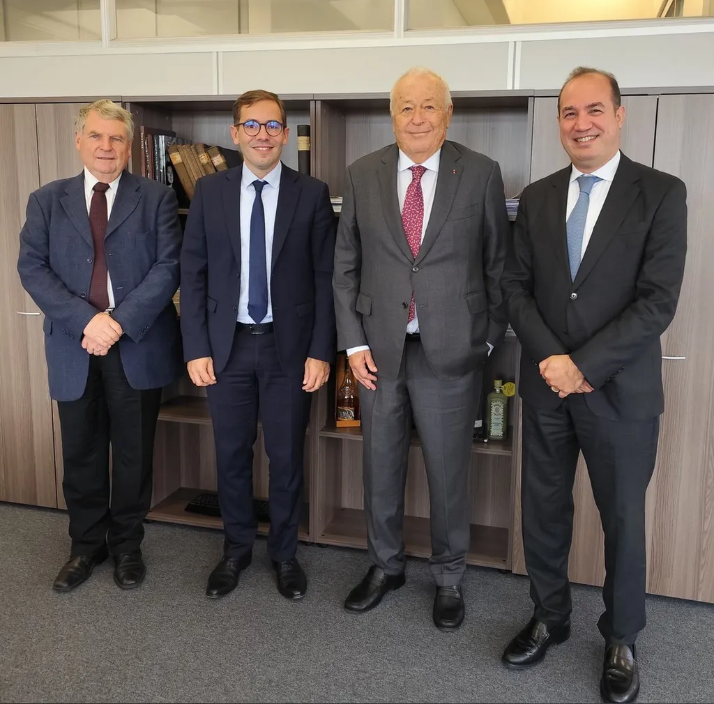 Bernard Tannoury et Damien Parisien reçoivent Monsieur Alain Mérieux pour des échanges stratégiques