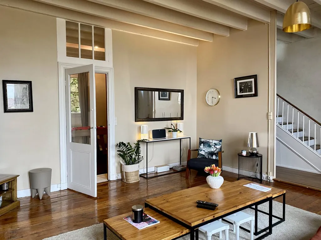 Acheter Maison en pierre de 240M2 avec terrasse et jardin à Bourg / Gironde