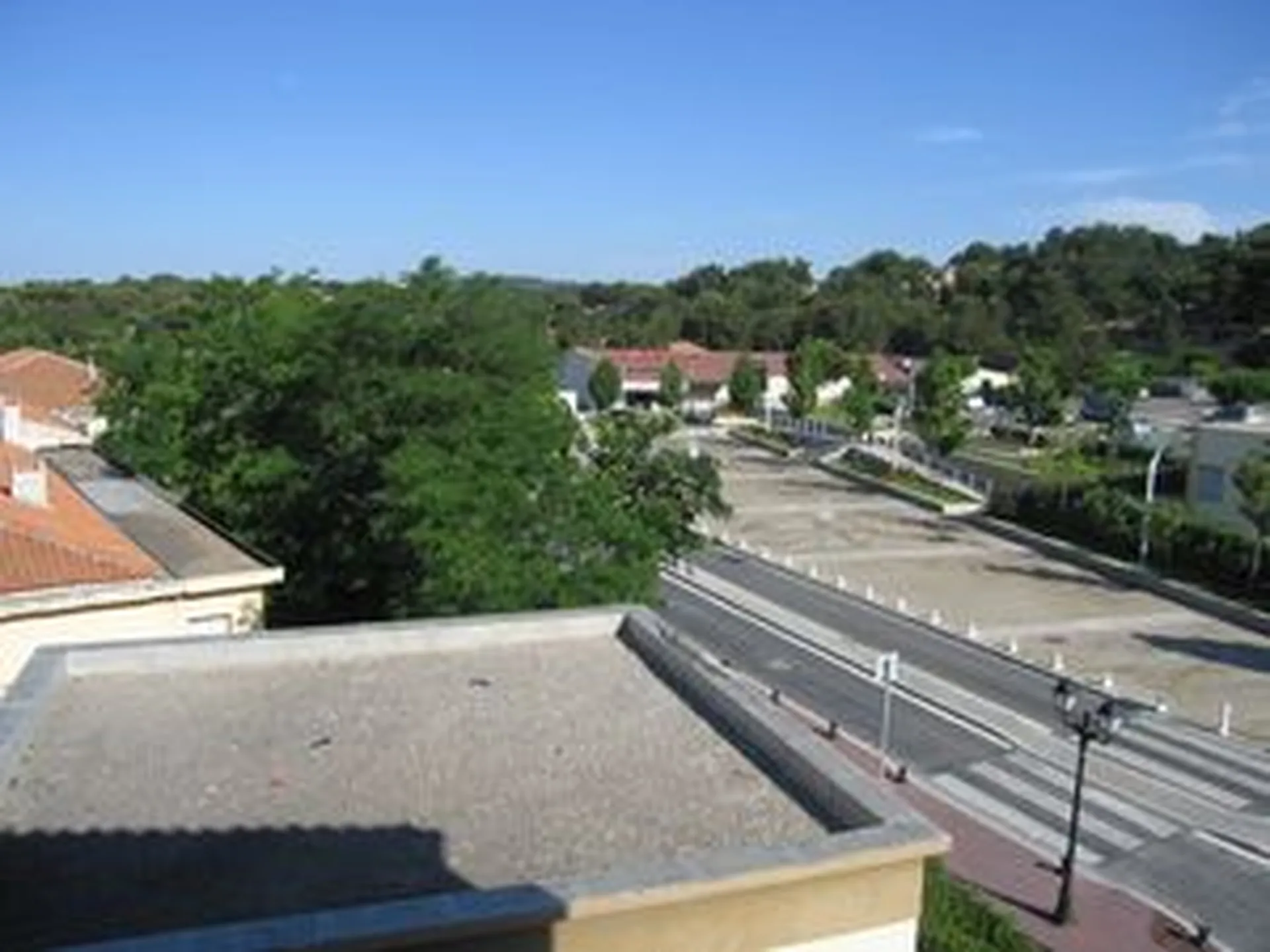Vente appartement Roquefort La Bédoule centre ville avec terrasse et loggia