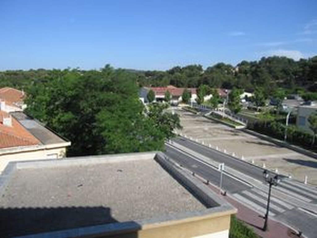 Vente appartement Roquefort La Bédoule centre ville avec terrasse et loggia