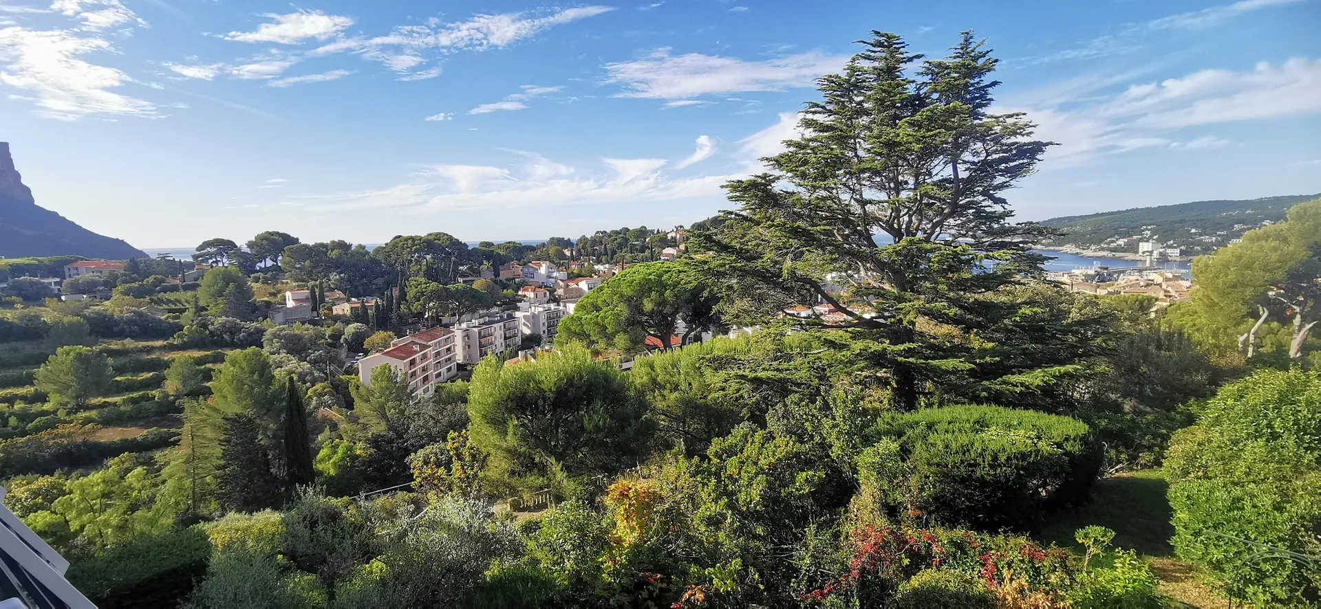 Vente appartement T4 Cassis  avec terrasse vue mer et garage fermé dans résidence de standing avec piscine & ascenseur