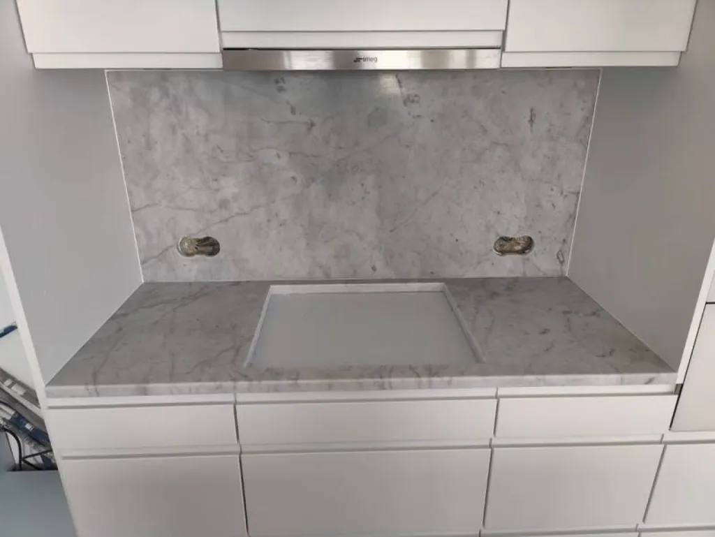 Marbre Blanc de Carrare pour salle de bain et cuisine livraison entre Nîmes et Montpellier
