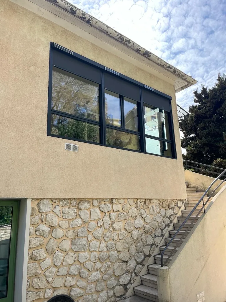 Mise en place d'un ensemble composé Kline et d'une porte sur Martigues