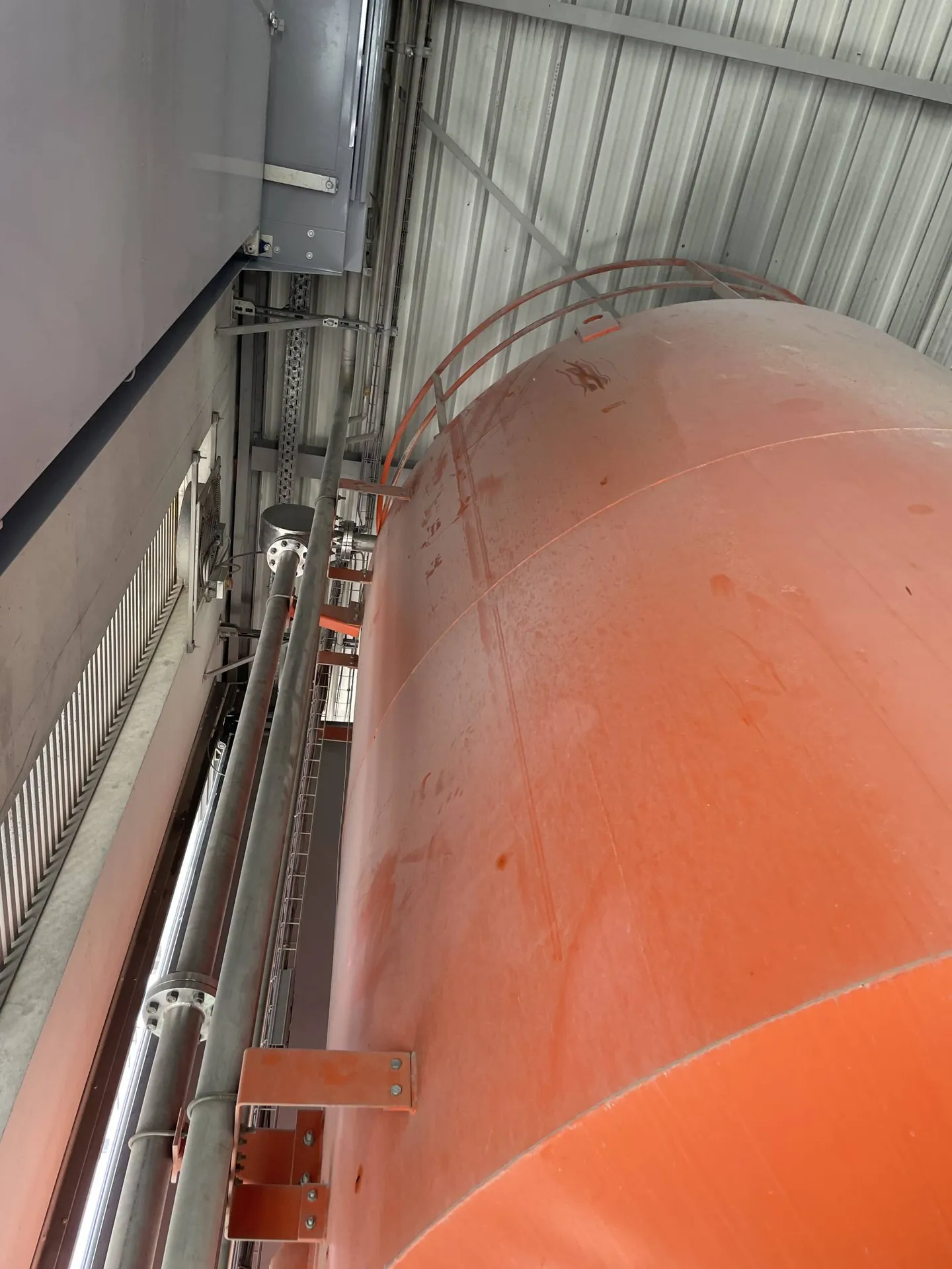 Espace restreint pour le remplacement de la tuyauterie de sable