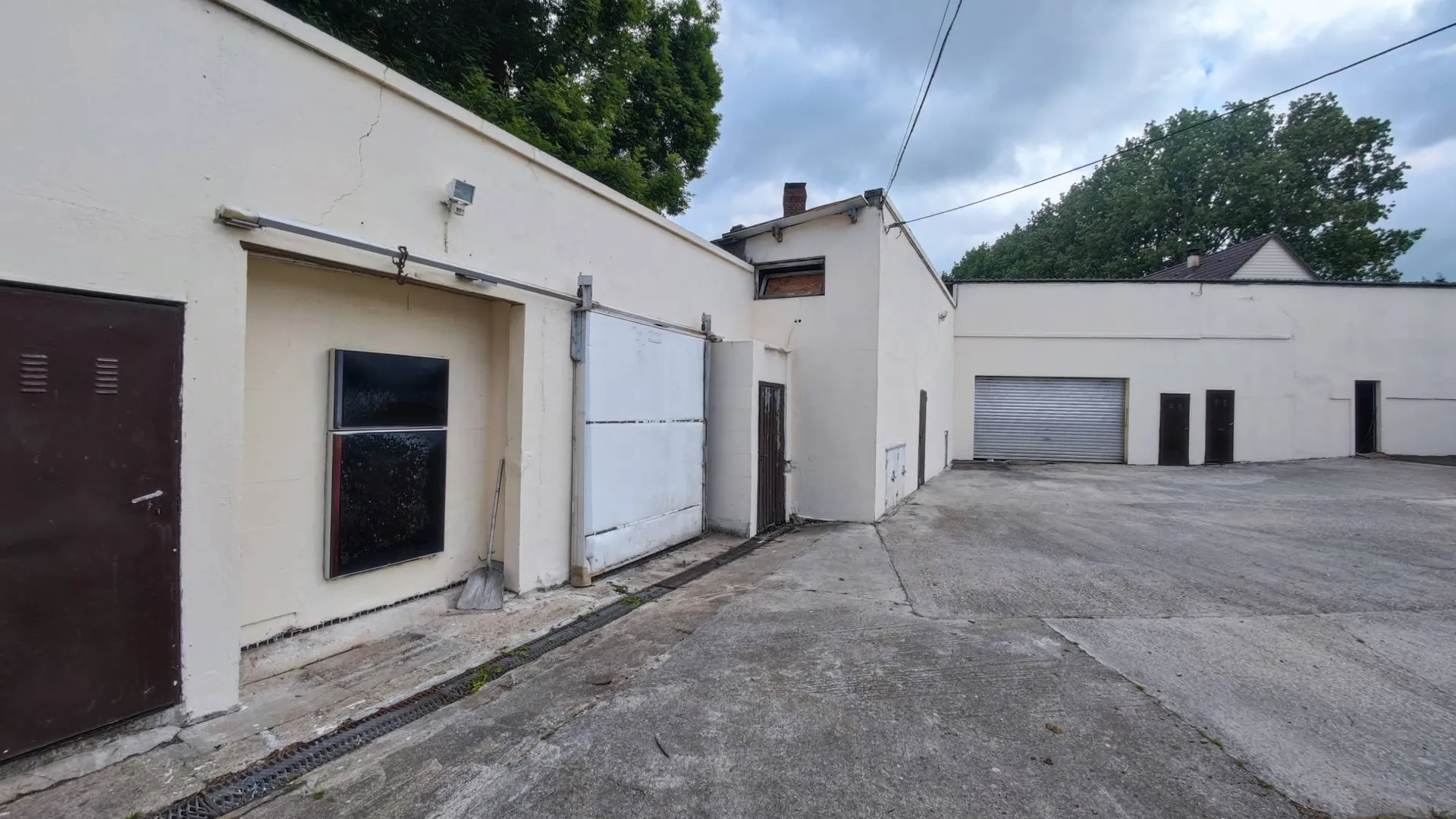 Propriété de 400 m² bâtie sur 4017 m² de terrain au calme et sans vis à vis