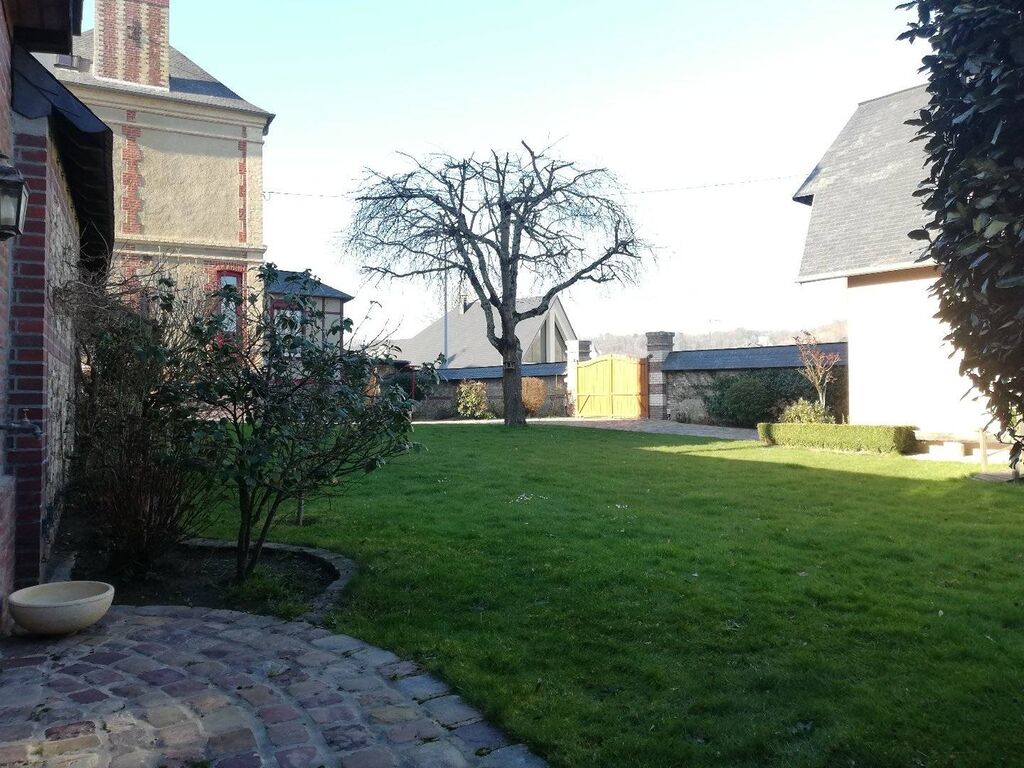 A vendre authentique demeure de caractère et son terrain arboré d’environ 810 m² en Normandie 14