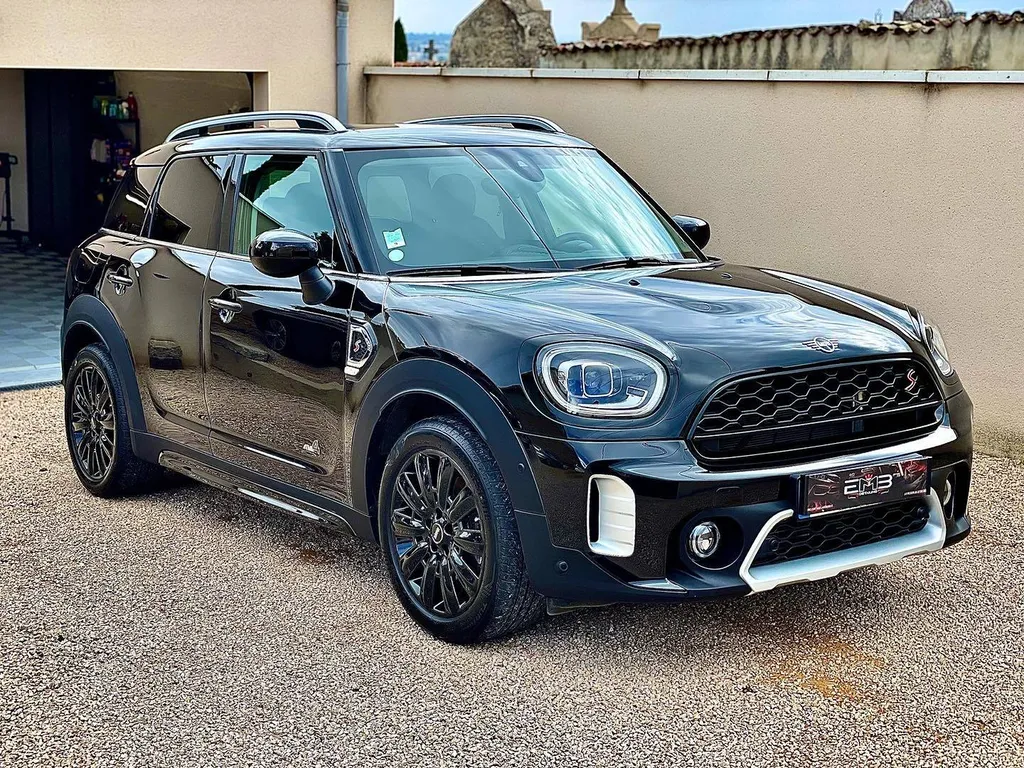 Traitement céramique pour protéger la carrosserie d'une Mini Countryman S à Brindas