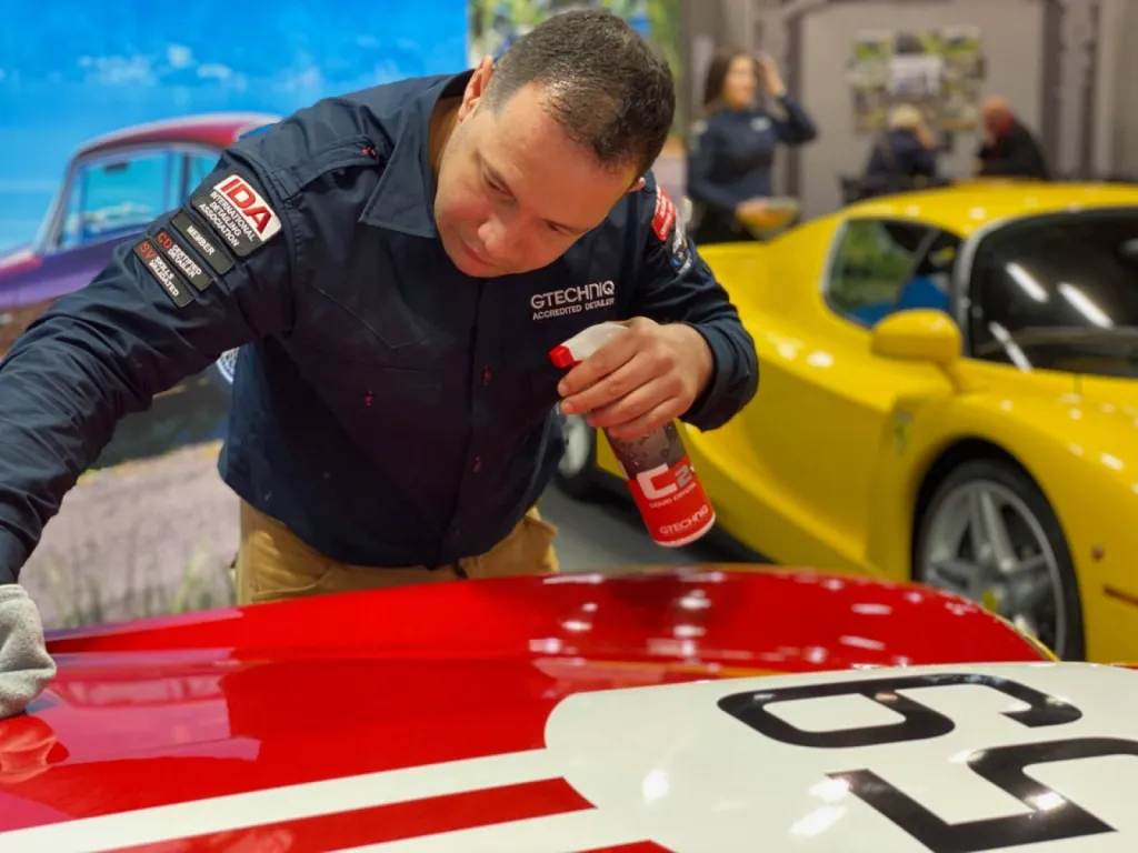 Polissage lustrage traitement céramique carrosserie ou encore film de protection à Vannes dans le Morbihan en Bretagne