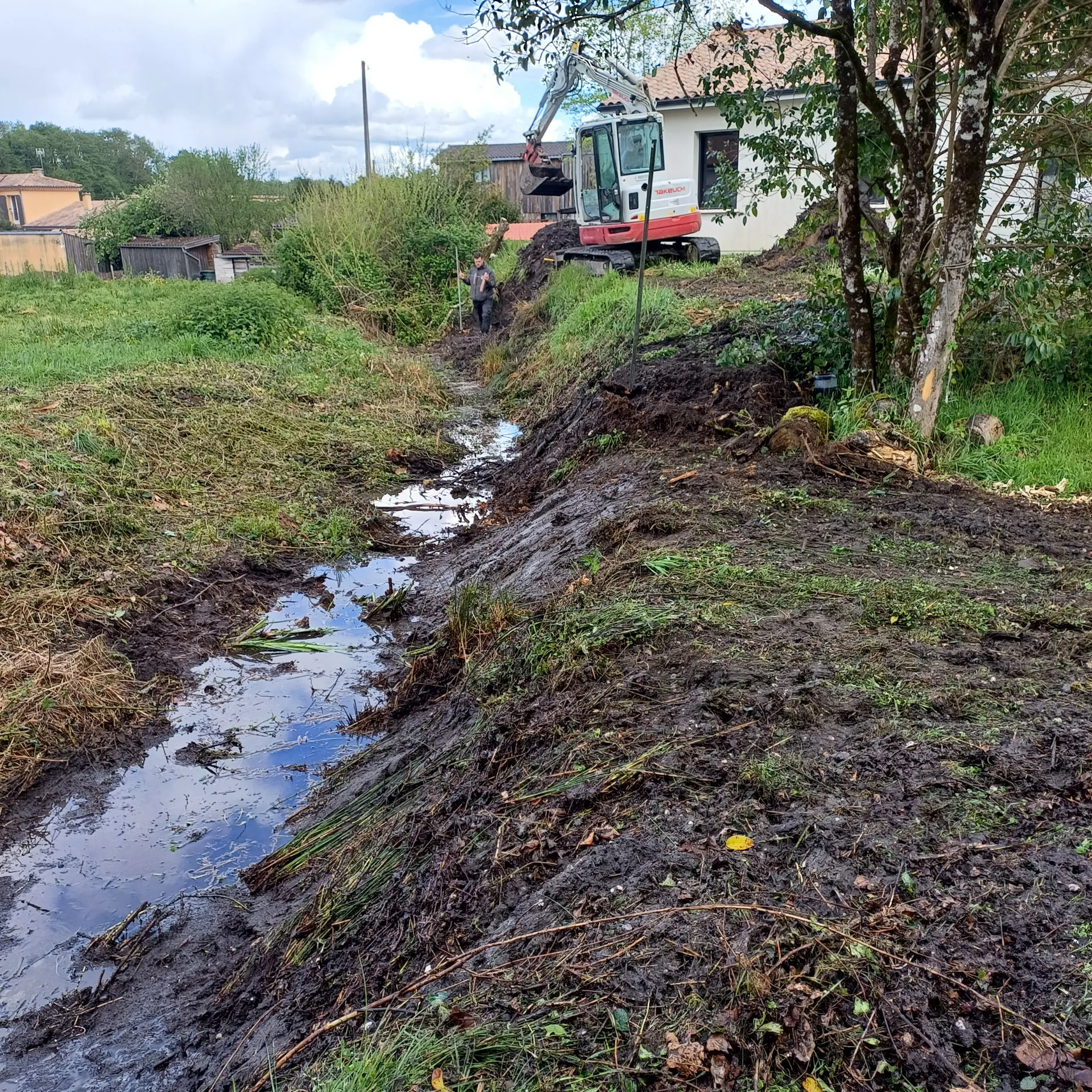 création d'un mur de soutènement en L béton préfabriqués sur la commune de martillac