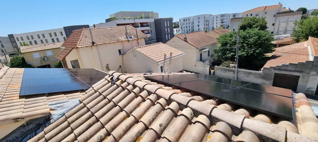 Pose panneaux solaires dans le 13