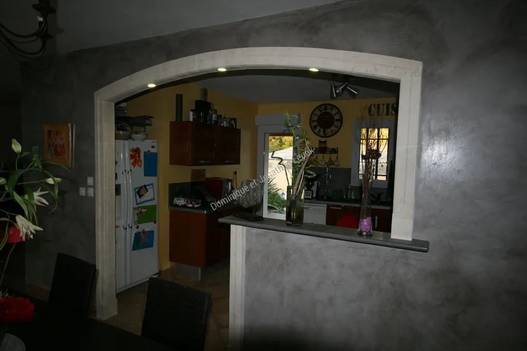 Encadrement massif en pierre d'Estaillades