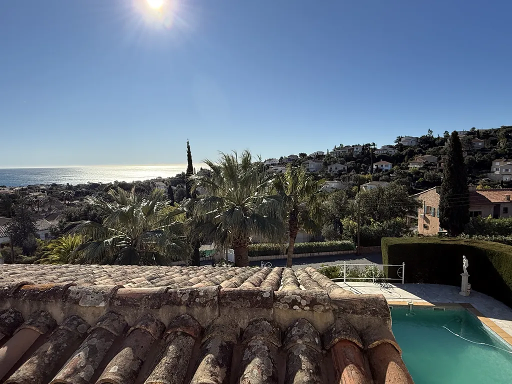 Vente Villa panorama d'exception à Saint-Aygulf : Une villa entre ciel et mer