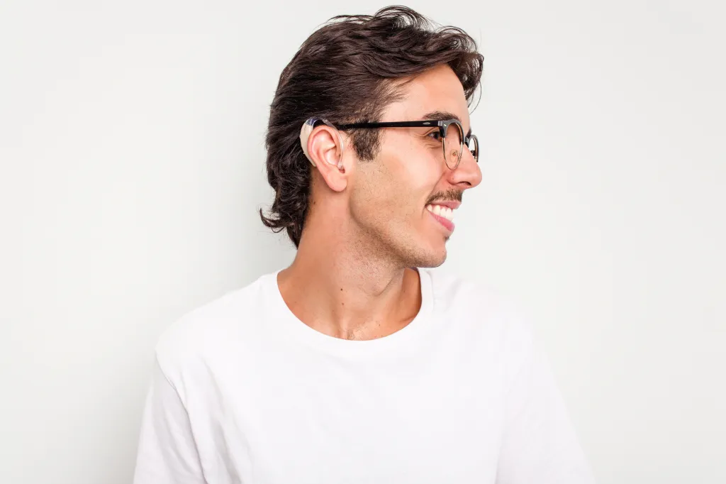 Choisir des accessoires auditifs connectés pour TV, téléphone et musique à Marseille