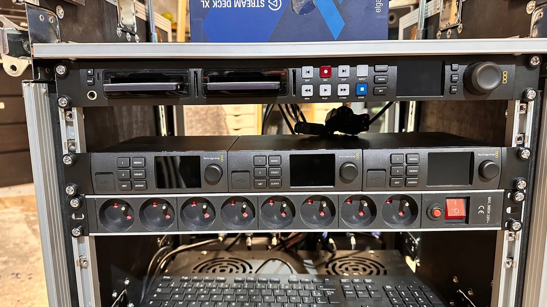 RACK REGIE AUDIO VIDEO CAPTATION STREAM