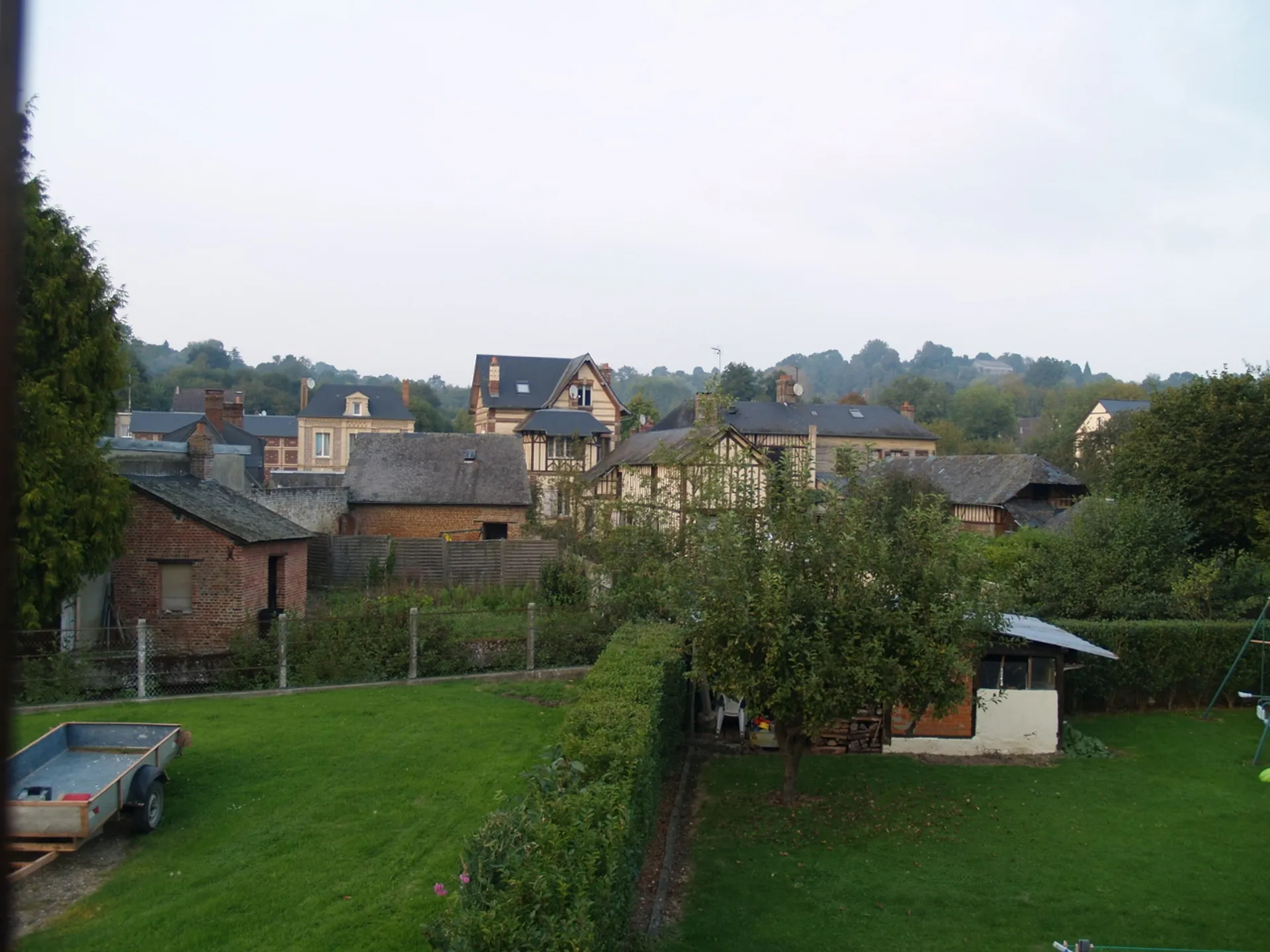 MAISON DE VILLAGE Entre PONT L'EVEQUE et CORMEILLES