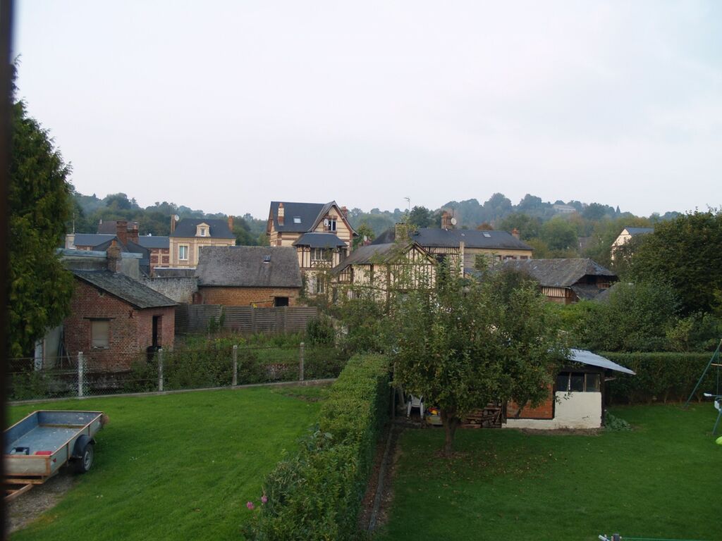 MAISON DE VILLAGE Entre PONT L'EVEQUE et CORMEILLES