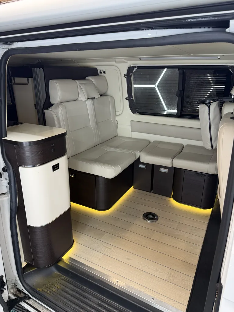 Volkswagen Westfalia DSG7 150ch/ 2 EME MAINS / WEBASTO / PANNEAU SOLAIRE / DOUCHE / CHAUFFE EAU