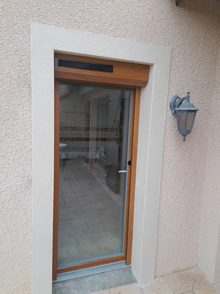 Menuiseries alu et PVC chêne doré à Chazay d'Azergues