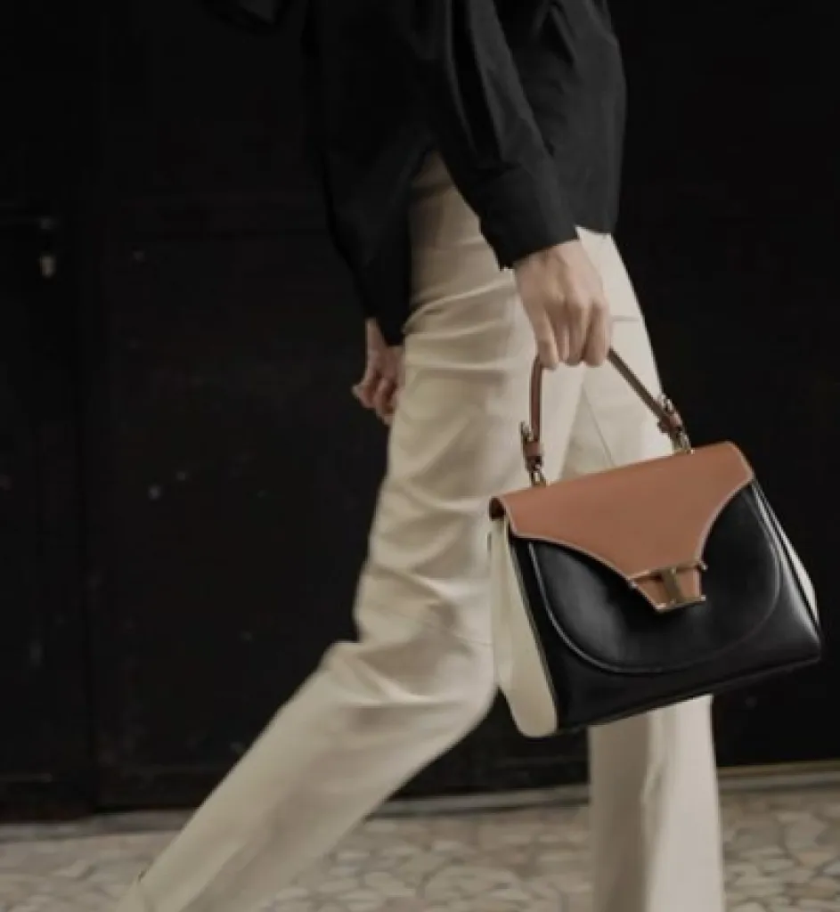 Tod's le luxe et l'élégance que toutes les femmes chics ont adopté chez Sacha à Ménerbes.