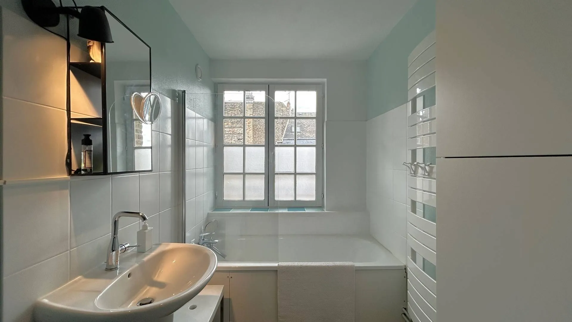 Appartement T4 dans un immeuble avec ascenseur, rénové, entre la plage et le port de DIEPPE (76) en Normandie