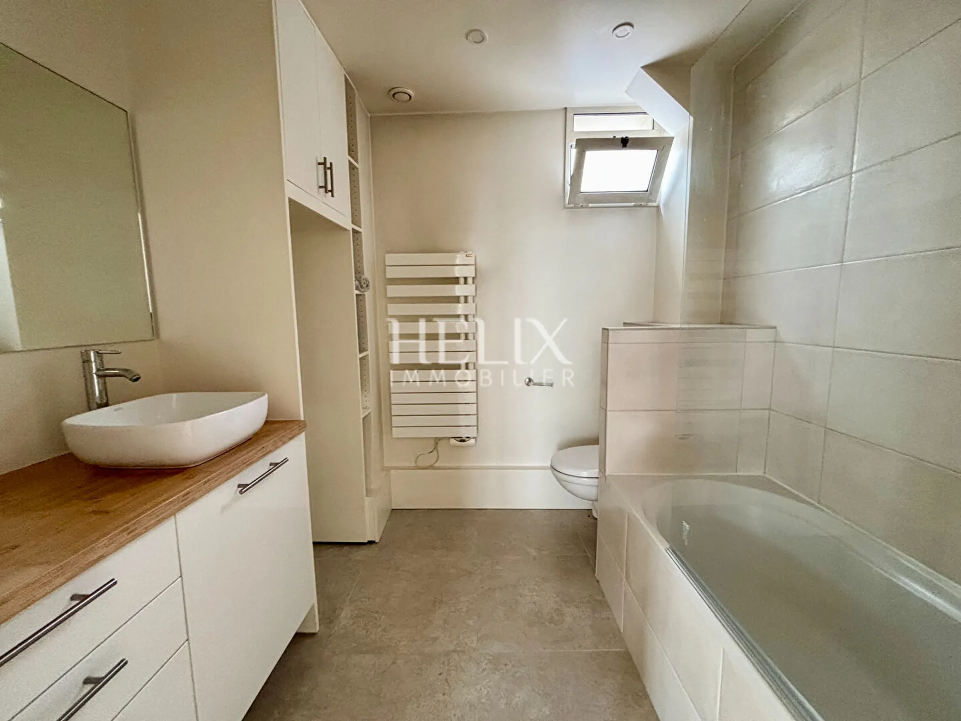 Appartement avec le charme de l'ancien en plein coeur de Saint Germain En Laye 3 pièce(s) 62M2.