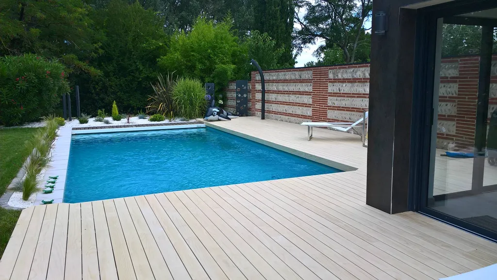 Construction de piscine enterrée en béton avec LMDT, votre courtier en travaux à Albi (81000) dans le Tarn