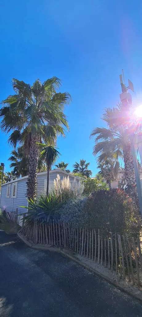 location de mobil home dans petit camping familial bord de mer proche du Cap d'Agde dans le Sud de la France