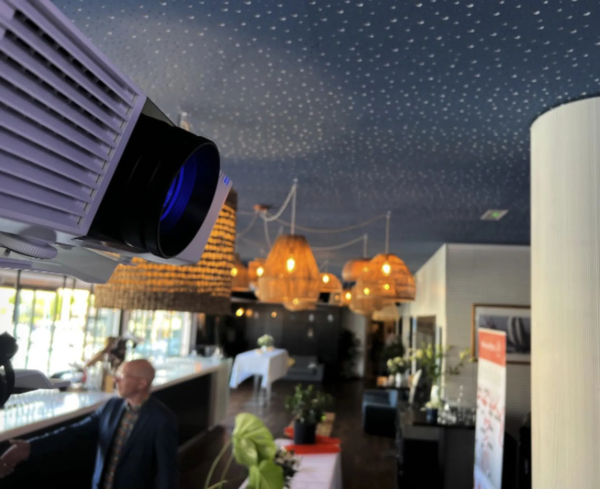 Pieds Gravity et support pour videoprojecteur